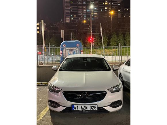 Sahibinden Opel Insignia 1.6 CDTI Grand sport Enjoy 2017 Model  215.000 km Beyaz