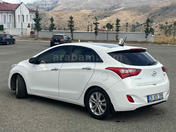 Sahibinden Hyundai i30 1.6 CRDi Elite 2012 Model 