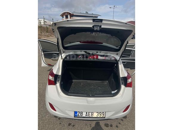 Sahibinden Hyundai i30 1.6 CRDi Elite 2012 Model 