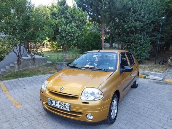 Sahibinden Renault Clio 1.4 2001 Model İstanbul