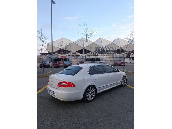 Sahibinden Skoda SuperB 1.6 TDI Elegance 2012 Model