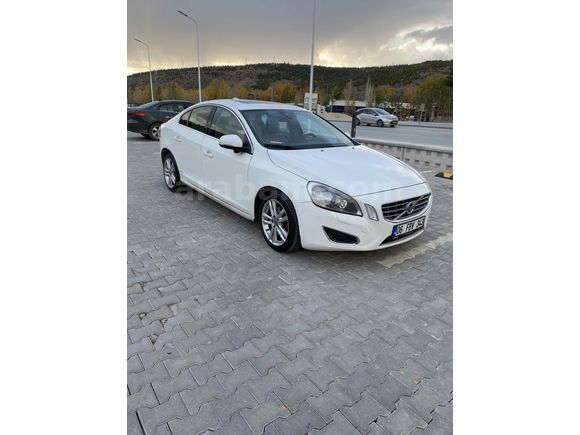Sahibinden Volvo S60 2.0 D Advance 2012 Model  243.000 km Beyaz