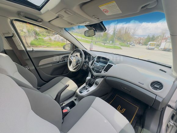 USCAR'dan 2010 Cruze 1.6 LS Plus 165 bin km Sunroflu Hatasız