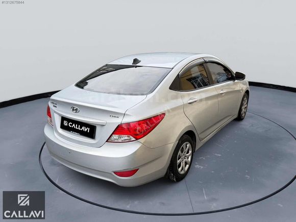2013 HYUNDAİ ACCENT BLUE 1.6 CRDI MODE 140.000 KM GERİGÖRÜŞ