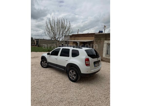 Sahibinden Dacia Duster 1.5 dCi Laureate 2015 Model  215.000 km Beyaz