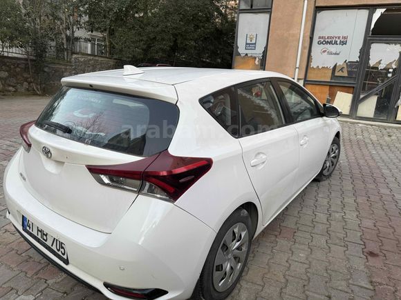 Sahibinden Toyota Auris 1.33 Life 2017 Model 