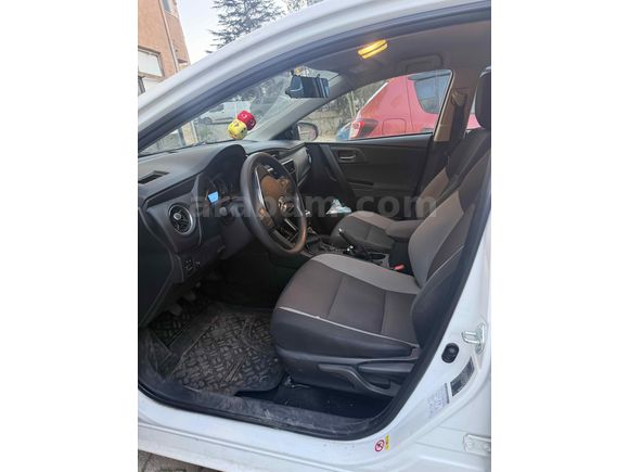 Sahibinden Toyota Auris 1.33 Life 2017 Model 