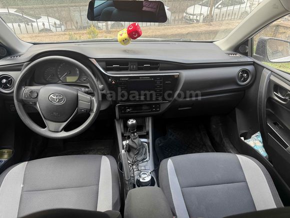 Sahibinden Toyota Auris 1.33 Life 2017 Model 