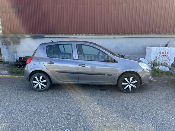 Sahibinden Renault Clio 1.5 dCi Authentique 2011 Model 