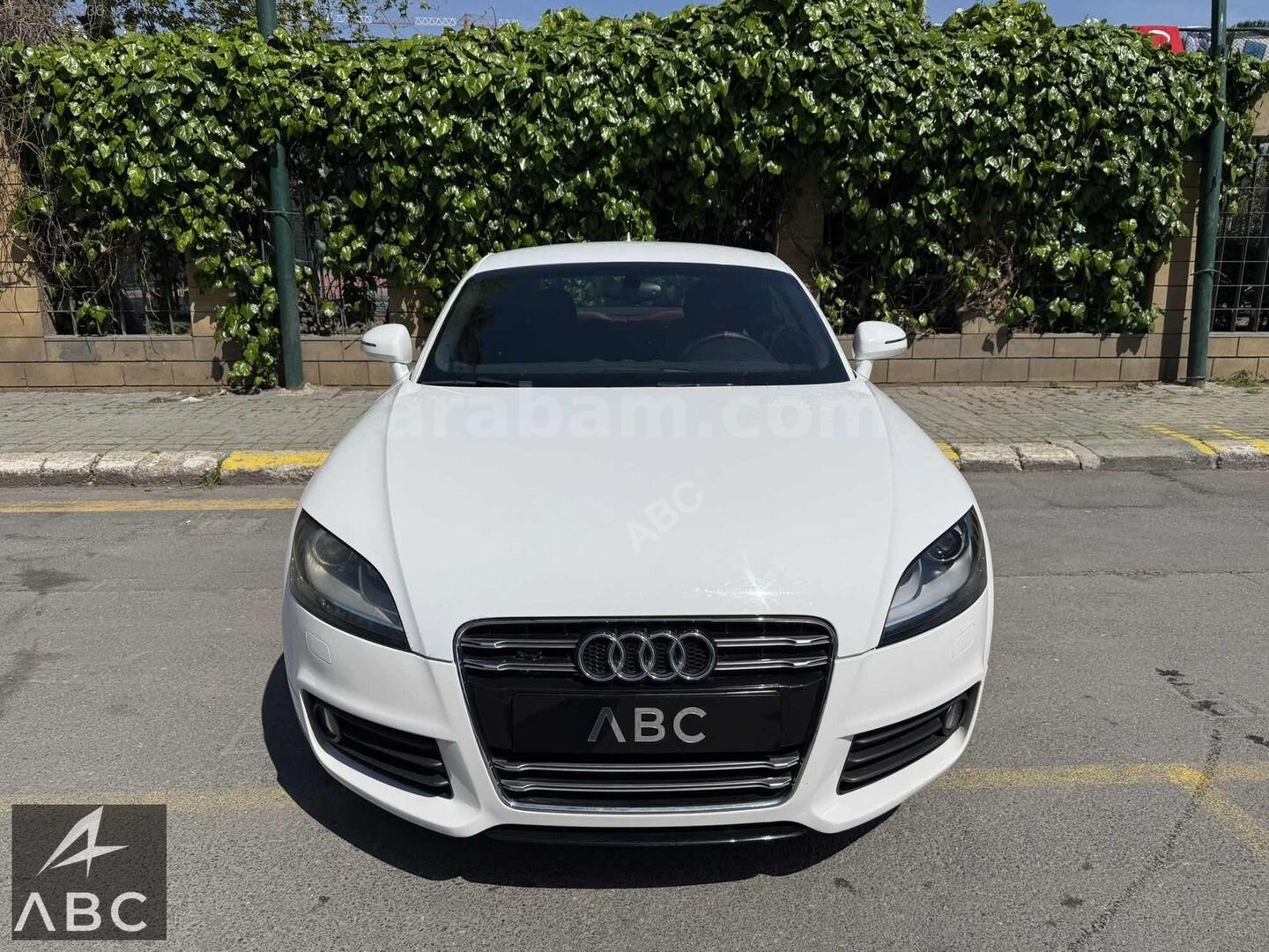 Galeriden Audi TT 2.0 TFSI 2008 Model İstanbul 123.000 km Beyaz 2
