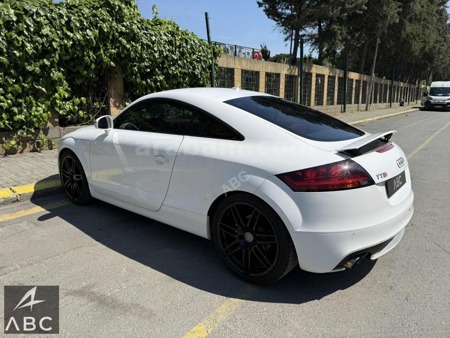 Galeriden Audi TT 2.0 TFSI 2008 Model İstanbul 123.000 km Beyaz 4