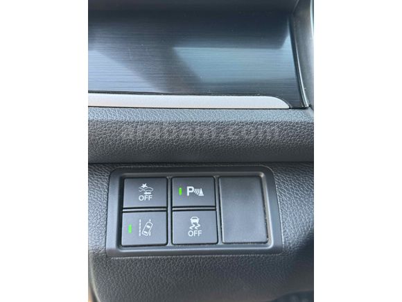 HATASIZ 2019 MODEL  CİVİC EXECUTİVE PLUS+ DAHA DOLUSU YOK. 