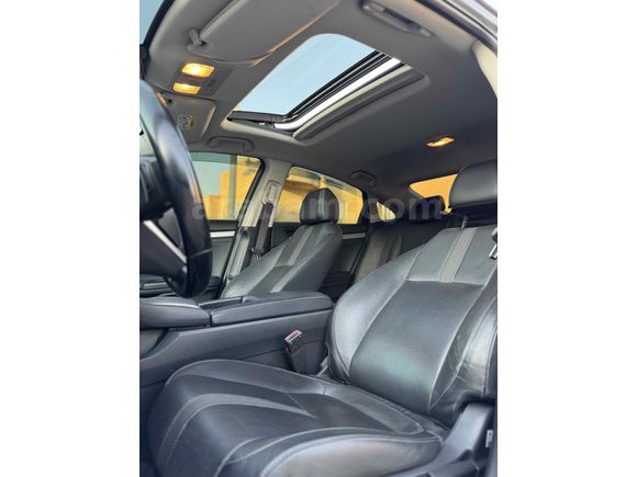 HATASIZ 2019 MODEL  CİVİC EXECUTİVE PLUS+ DAHA DOLUSU YOK. 