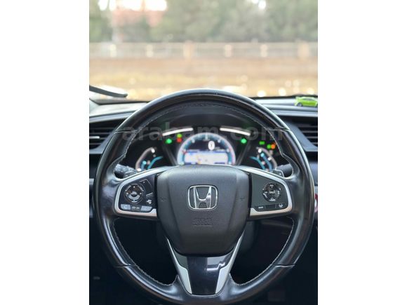 HATASIZ 2019 MODEL  CİVİC EXECUTİVE PLUS+ DAHA DOLUSU YOK. 