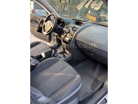 Sahibinden Renault Megane 1.4 RTA 2004 Model 
