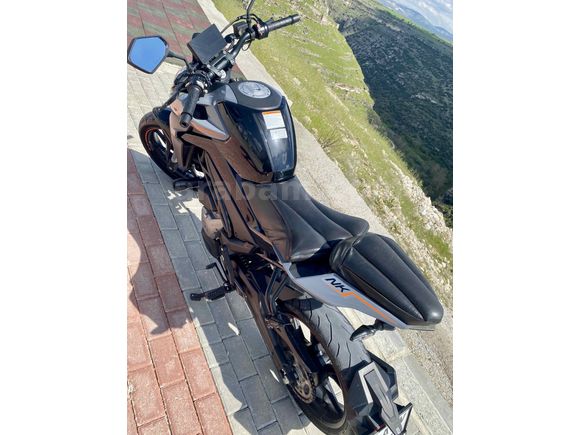 İlk sahibinden sıfırdan farksız 5250 km tertemiz nk