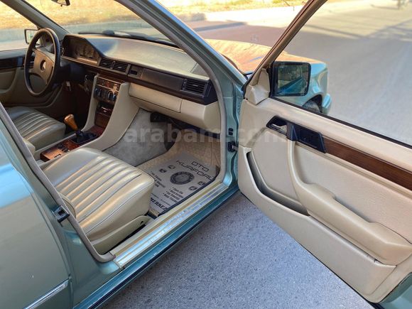 Sahibinden Mercedes - Benz 200 E 1990 Model