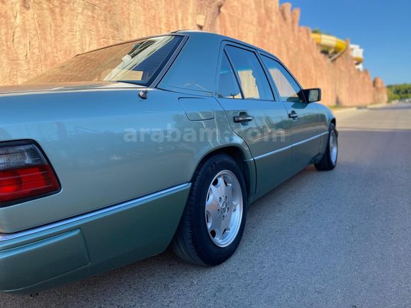 Sahibinden Mercedes - Benz 200 E 1990 Model