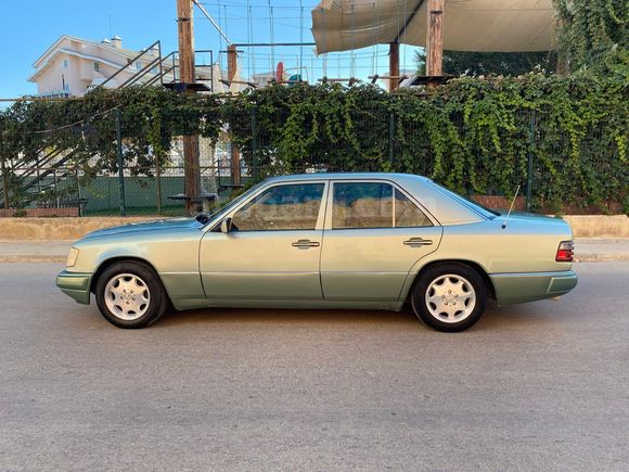Sahibinden Mercedes - Benz 200 E 1990 Model