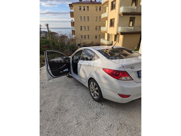 Sahibinden Hyundai Accent Blue 1.6 CRDI Mode Plus 2017 Model  175.000 km Beyaz