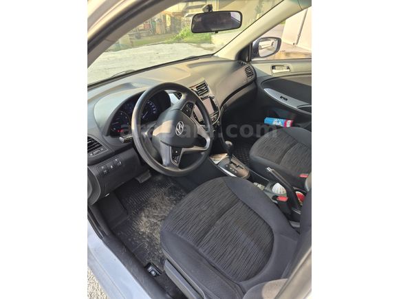 Sahibinden Hyundai Accent Blue 1.6 CRDI Mode Plus 2017 Model  175.000 km Beyaz