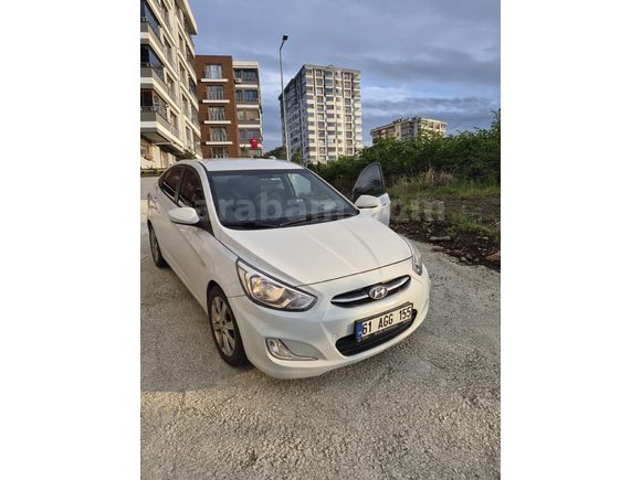Sahibinden Hyundai Accent Blue 1.6 CRDI Mode Plus 2017 Model  175.000 km Beyaz