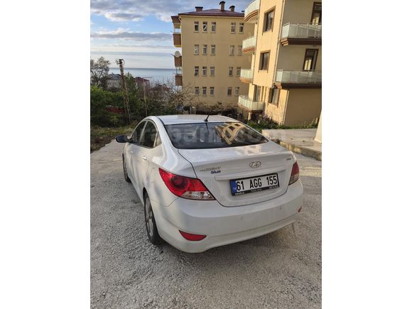 Sahibinden Hyundai Accent Blue 1.6 CRDI Mode Plus 2017 Model  175.000 km Beyaz