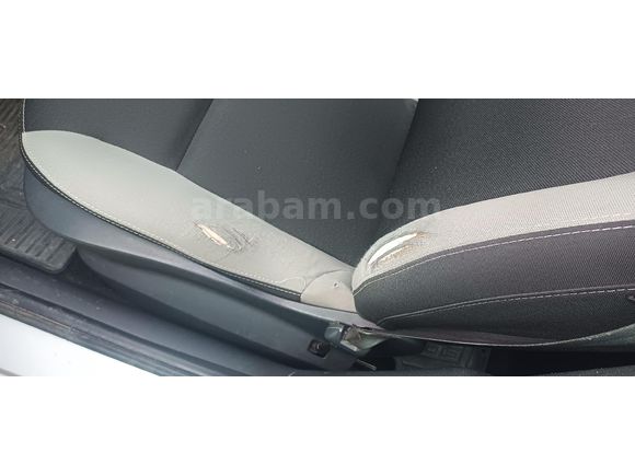 Sahibinden Renault Clio 1.2 Authentique 2012 Model