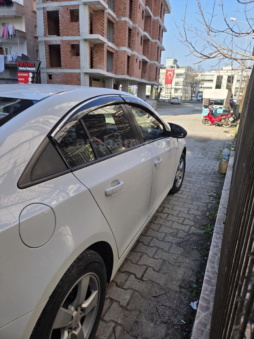 ACİL Sahibinden Chevrolet Cruze 1.6 LS Plus 2011 Model 4