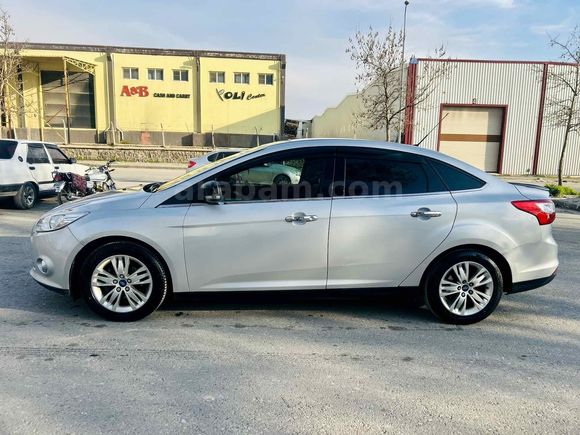 HATASIZ-DEĞİŞENSİZ-TEK PARÇA LOKAL-TRAMERSİZ-FORD FOCUS TREND X