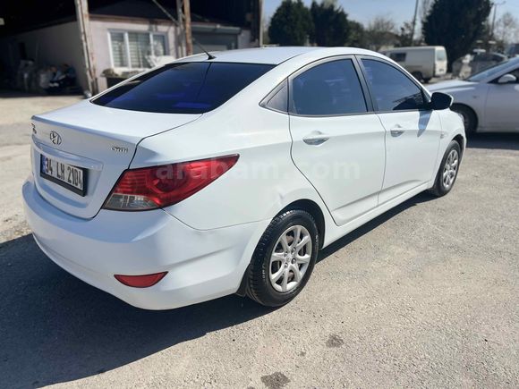 Sahibinden Hyundai Accent Blue 1.6 CRDI Mode 2014 Model 