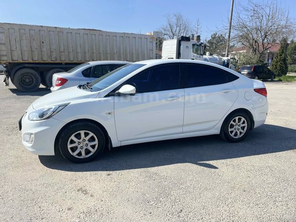 Sahibinden Hyundai Accent Blue 1.6 CRDI Mode 2014 Model 