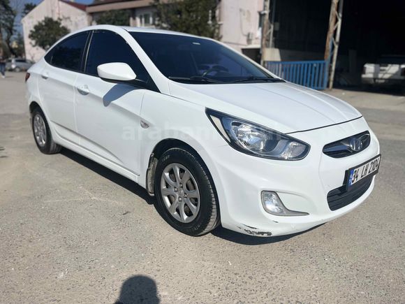 Sahibinden Hyundai Accent Blue 1.6 CRDI Mode 2014 Model 