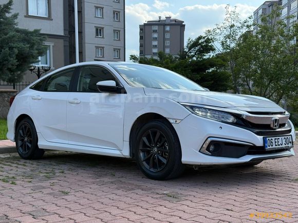OTOMATİK HONDA CİVİC 1.6İ VTEC ECO ELEGANCE 125 HP BEYAZ FULL