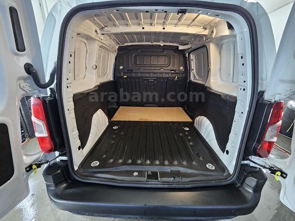 Sahibinden Opel Combo 1.5 CDTI Edition 2023 (KISA ŞASİ) Model