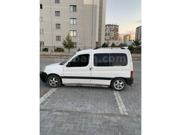 Sahibinden Peugeot Partner 2.0 HDI 2003 Model 