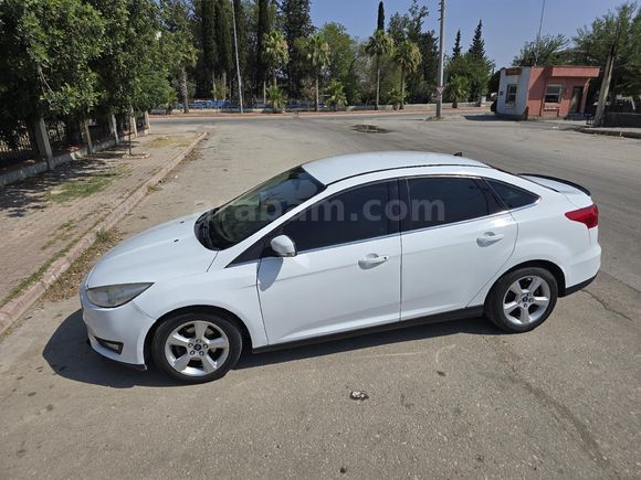 Öğretmenden 2015 model Focus 1.6 TDCi Trend X