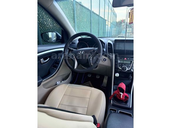 Sahibinden Hyundai i30 1.6 CRDi Elite 2013 Model  182.000 km Beyaz