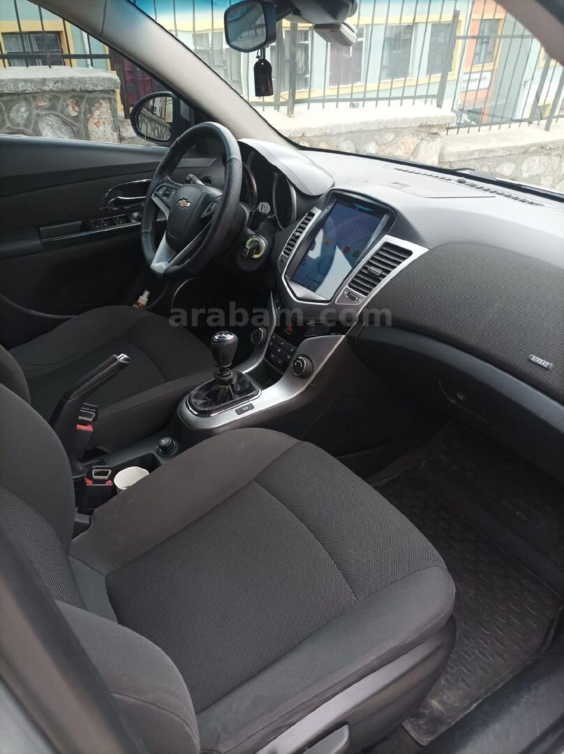 Sahibinden Chevrolet Cruze 1.6 LT 2011 Model Adıyaman 122.000 km Gri (Gümüş) 6