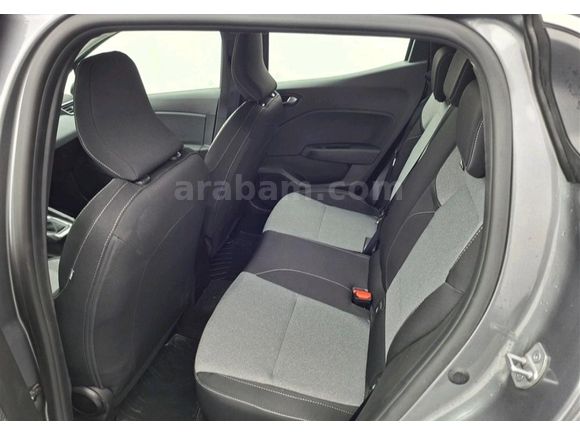 Renault Clio 1.0 TCe Evolution 2025 Model İstanbul
