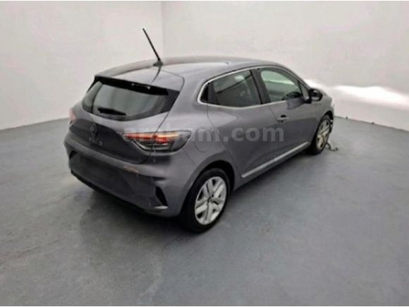 Renault Clio 1.0 TCe Evolution 2025 Model İstanbul