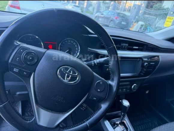 bayan sürücüden Toyota Corolla 1.6 Premium 2016 Model