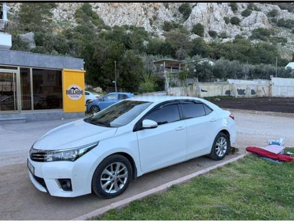 bayan sürücüden Toyota Corolla 1.6 Premium 2016 Model
