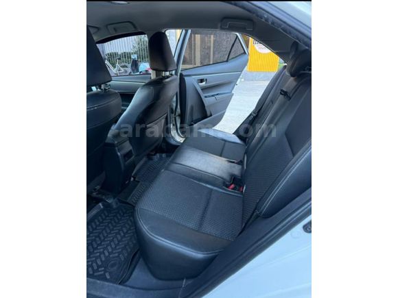 bayan sürücüden Toyota Corolla 1.6 Premium 2016 Model
