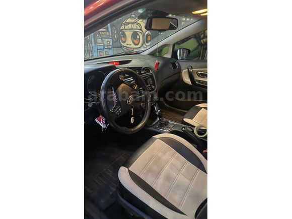 Sahibinden Kia Ceed 1.6 CRDi Concept Plus 2016 Model  204.000 km Kırmızı