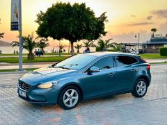 Sahibinden Volvo V40 1.6 D Premium 2014 Model  220.000 km Mavi