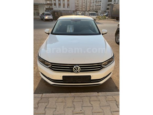 Sahibinden Volkswagen Passat 1.6 TDi BlueMotion Comfortline 2014 Model  170.000 km Beyaz