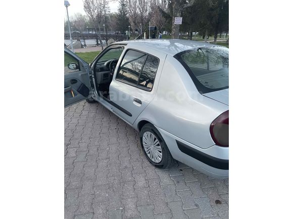 Renault Clio 1.5 DCI 2004 Model   