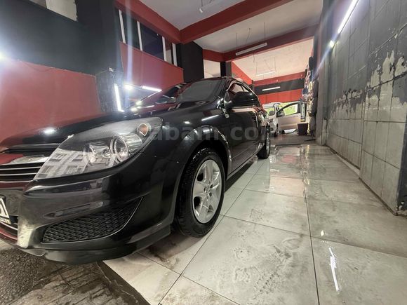 Memurdan Opel Astra 1.6 Essentia 2012 Model 