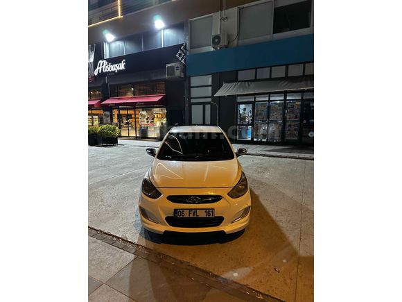 Sahibinden Hyundai Accent Blue 1.4 CVVT Mode 2012 Model 